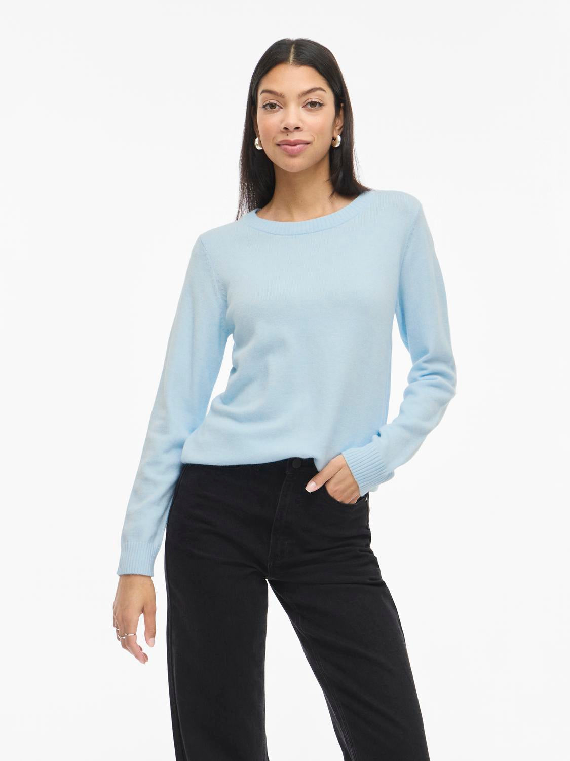 model_shot-front